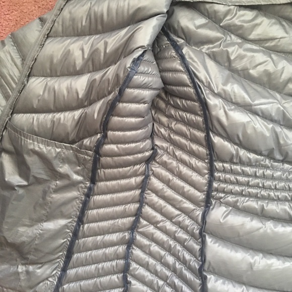 Calvin Klein Premium Down Coat .Packable Bag ,Light Weight Size M , Grey New - Picture 5 of 16
